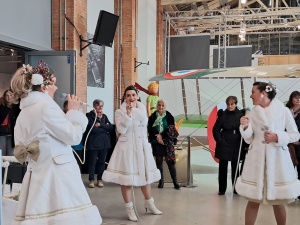 Chants et ambiance années folles lors du Noël à L'Envol des Pionniers en 2025