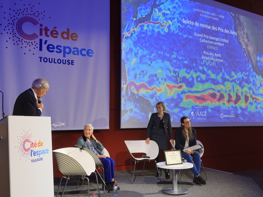 Remise des prix de l'AACE 2025 à la Cité de l'espace, en présence de Jeannine Estibal.