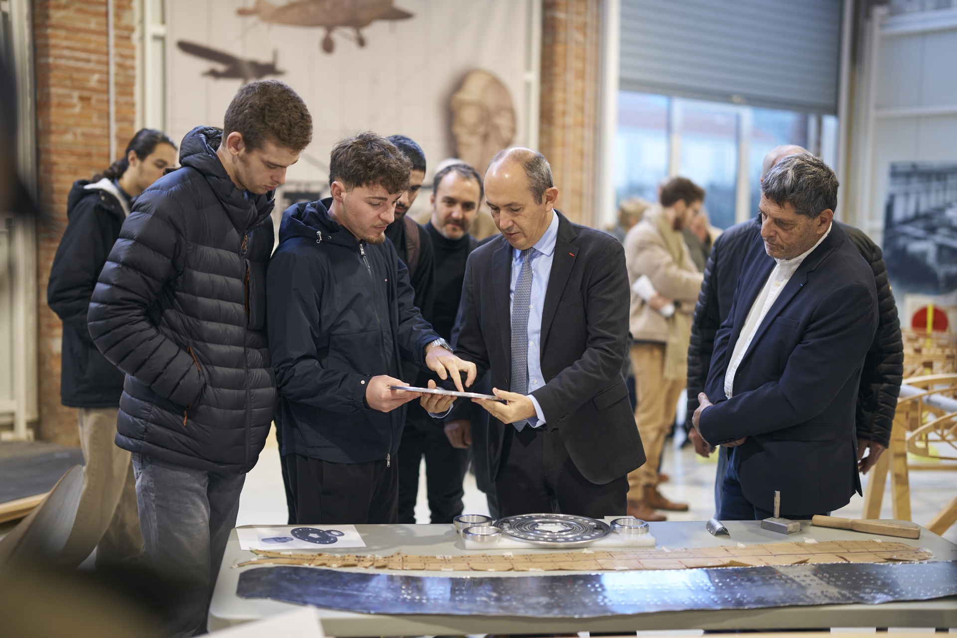 Karim Benmiloud, recteur de l’académie de Toulouse échange avec des élèves du Projet Laté 28